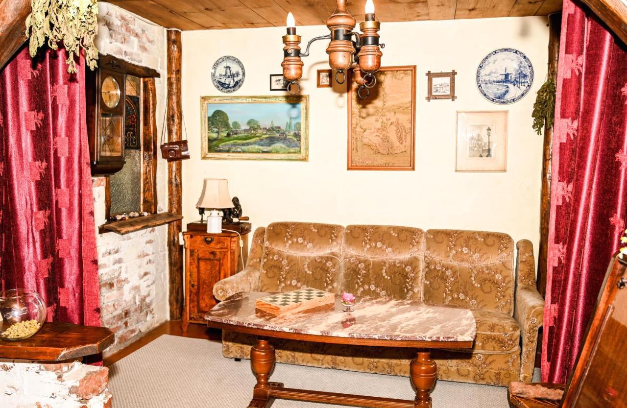 Villa Idilliska Latgaliesu Lauku Maja Ar Melno Pirti Aglona Exterior foto
