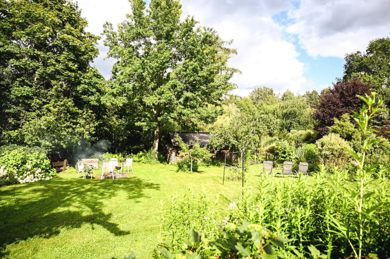 Villa Idilliska Latgaliesu Lauku Maja Ar Melno Pirti Aglona Exterior foto